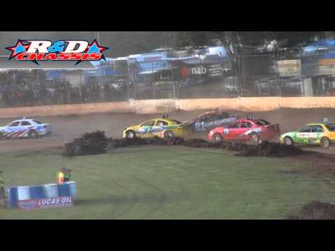 Modified Sedans - Heat 20 - Kings Royal - Kingaroy Speedway - 26.01.14