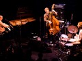 We're So Happy - Medeski, Martin & Wood - Un Don We're So Happy - Medeski, Martin & Wood