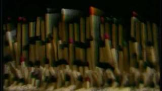 Kispál és a Borz - Ágy, asztal, TV