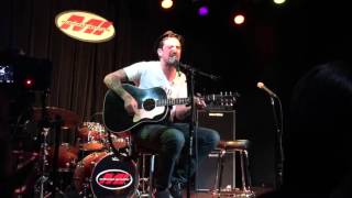 Frank Turner - Smiling at Strangers on Trains (Million Dead)