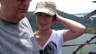 preview picture of video 'Philippines, Tagaytay, Kiss at Taal Volcano'