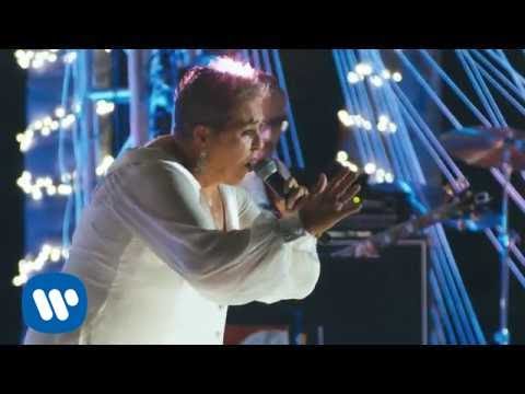 Lupita D'Alessio - No Preguntes Con Quién (En Vivo)