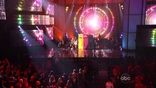 Carly Rae Jepsen - This Kiss / Call Me Maybe (American Music Awards 2012) HD