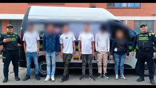 Detenidos seis hombres por hurtar a ciudadano en TransMilenio en Bogotá