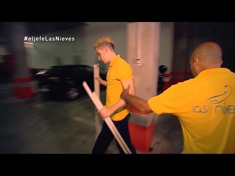 El Jefe Infiltrado ayuda a José con la jardinería - El Jefe Infiltrado