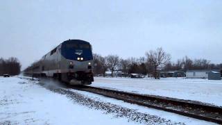preview picture of video 'Very Fast Amtrak 391 Through Richview'