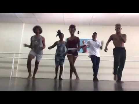 Aquecimento da macumbinha -Dream team do passinho 2017