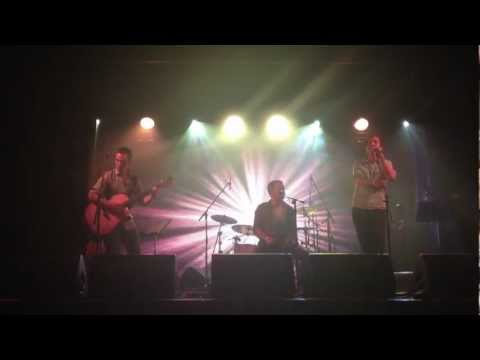 LAVERS - Tangled Up In Dreams (Live at the MAMAs)