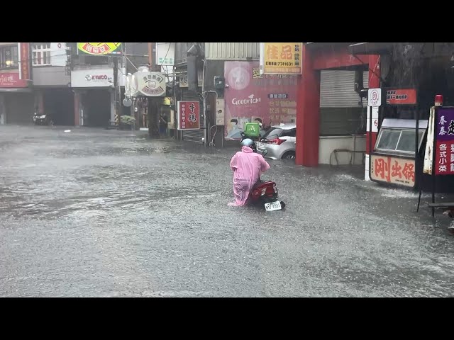 Thunderstorm pounds Changhua