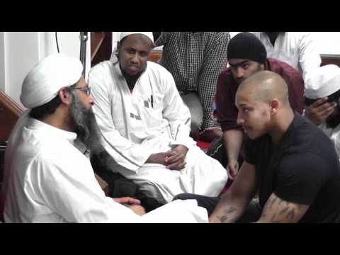 Joshua accepts Islam at the hands of Sheikh Mumtaz Ul Haq