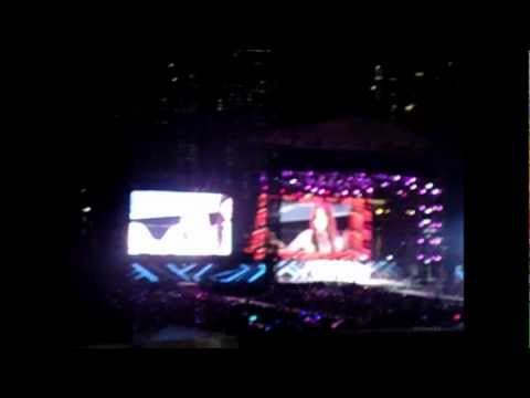 [Fancam] 121123 TTS - Twinkle & DJ (With EXO) at SMTOWN Live World Tour III in Singapore