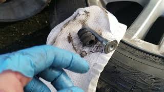 Front brake pad replacement. 2003-2008 Pontiac Vibe Toyota Corolla Matrix. How to DIY Walkthrough.