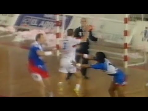 Bartok, una de las grandes sorpresas del equipo de León. Liga ASOBAL 2000/01. Ademar-SanAntonio.