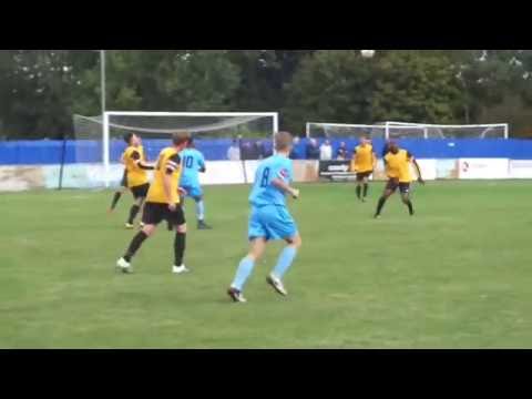 Brentwood Town 1-2 Marlow.  Buildbase FA Trophy Preliminary Round.  Sat8Oct2016