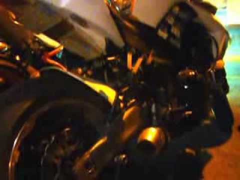 KAWASAKI MODELO ZX10 R 2013 SACANDO FUEGO.