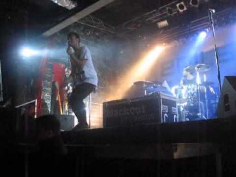 Blackout Problems feat Andy Bock - Shut Up & Smile