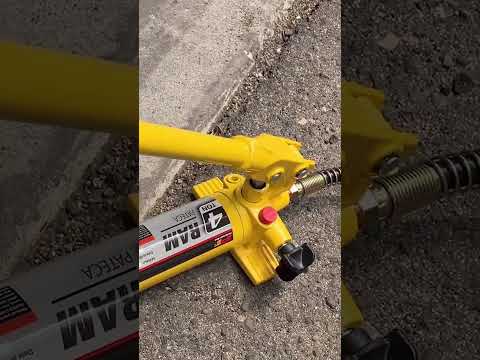 4-ton hydraulic ram set #tools #mechanic #cars #trucks #garage #auto #diy #cartips #bodywork