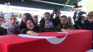 Şehit Eşini Askeri Montuyla Son Yolculuğuna Uğurladı