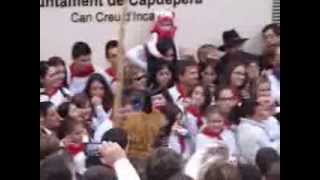 preview picture of video 'Sant Antoni a Capdepera. Primer ball dels dimonis, romuda de la creu i corregudes.'