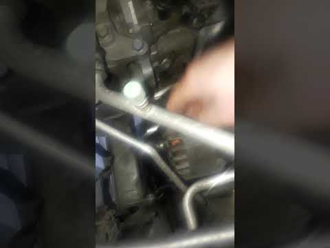 Nissan Serena C26 замена ремня генератора.