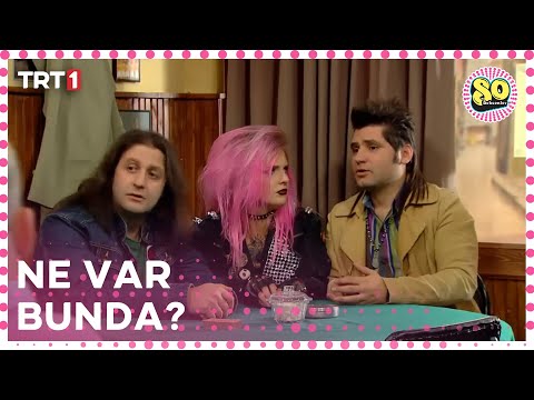 Alisya kahvehanede oturmak istedi - Seksenler 87.Bölüm