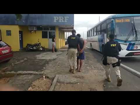Passageiro de ônibus com destino a Maceió  é preso por agentes da PRF
