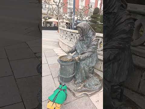 Estatua La Castañera