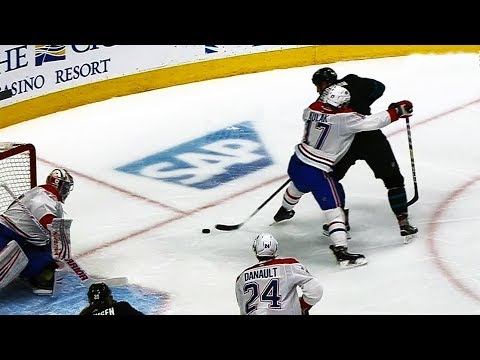 Joe Thornton's No-Look, Backhand Pass Turns Into Goal For Sharks