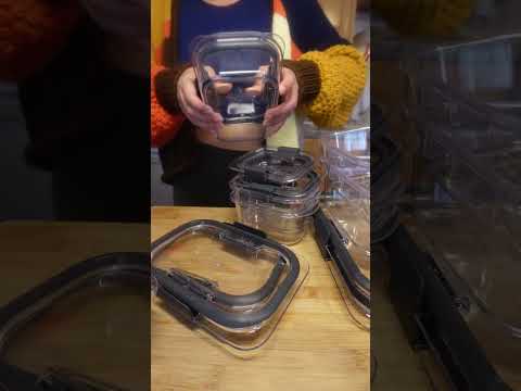 new containers! Rubbermaid Brillance :D