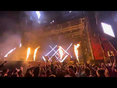Hardwell playing Olly James - The Oldskool (Bigroom Version) // Beats For Love 2023