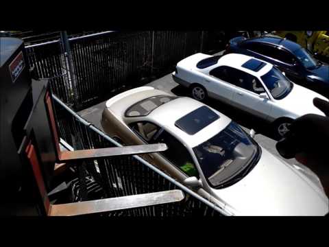 Lot #0102: Raymond 960 Swing Reach Forklift