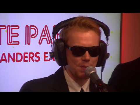 Born - I Will Survive (live bij Q)