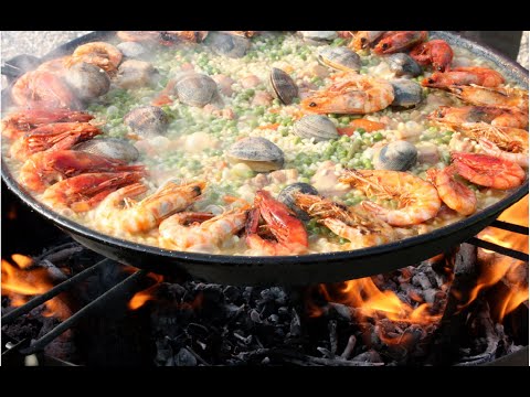 New England Creamy Clam Chowder Soup Recipe, International food