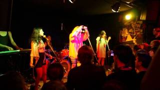 Austra - Darken Her Horse LIVE HD 18.06.2011