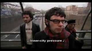 Flight Of The Conchords - Inner city pressure (with subtitles)