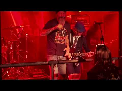 Pure/DC - If You Want Blood (Chinnerys, Southend. 20/04/2023)