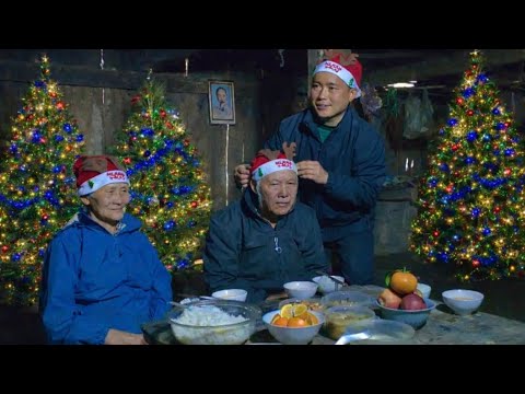 CEO Trieu Vang - the secret to bringing a warm Christmas to the elderly in their impoverished home.