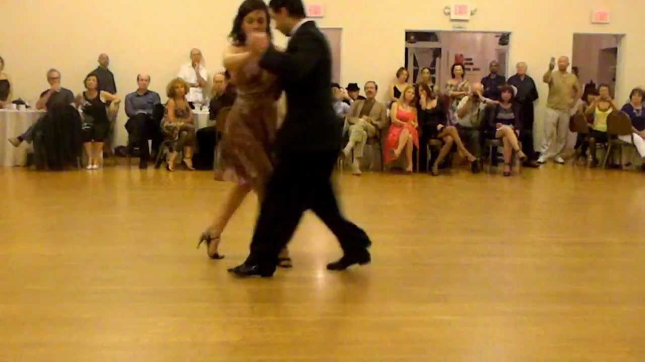 Facundo De La Cruz y Paola Sanz - Tango Vals