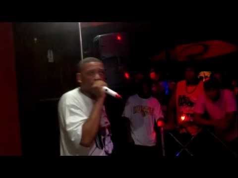 MC TARAPI AO VIVO NO PAGODE PARA DE ENROLAR E VEM (PART MC 2T)