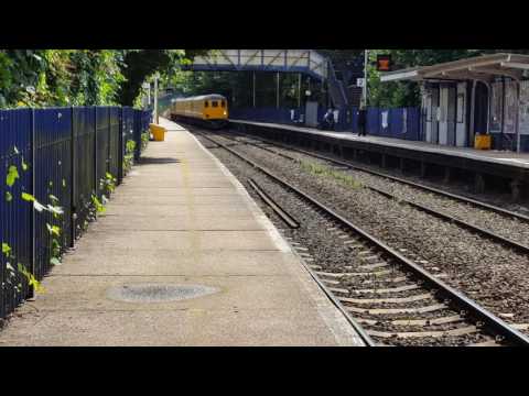 Network Rail DBSO 9703 Leads Colas 37175 through Reading West