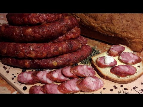 Jak zrobić domową pieczoną kiełbasę z piekarnika - przepis na aromatyczną kiełbasę bez wędzenia