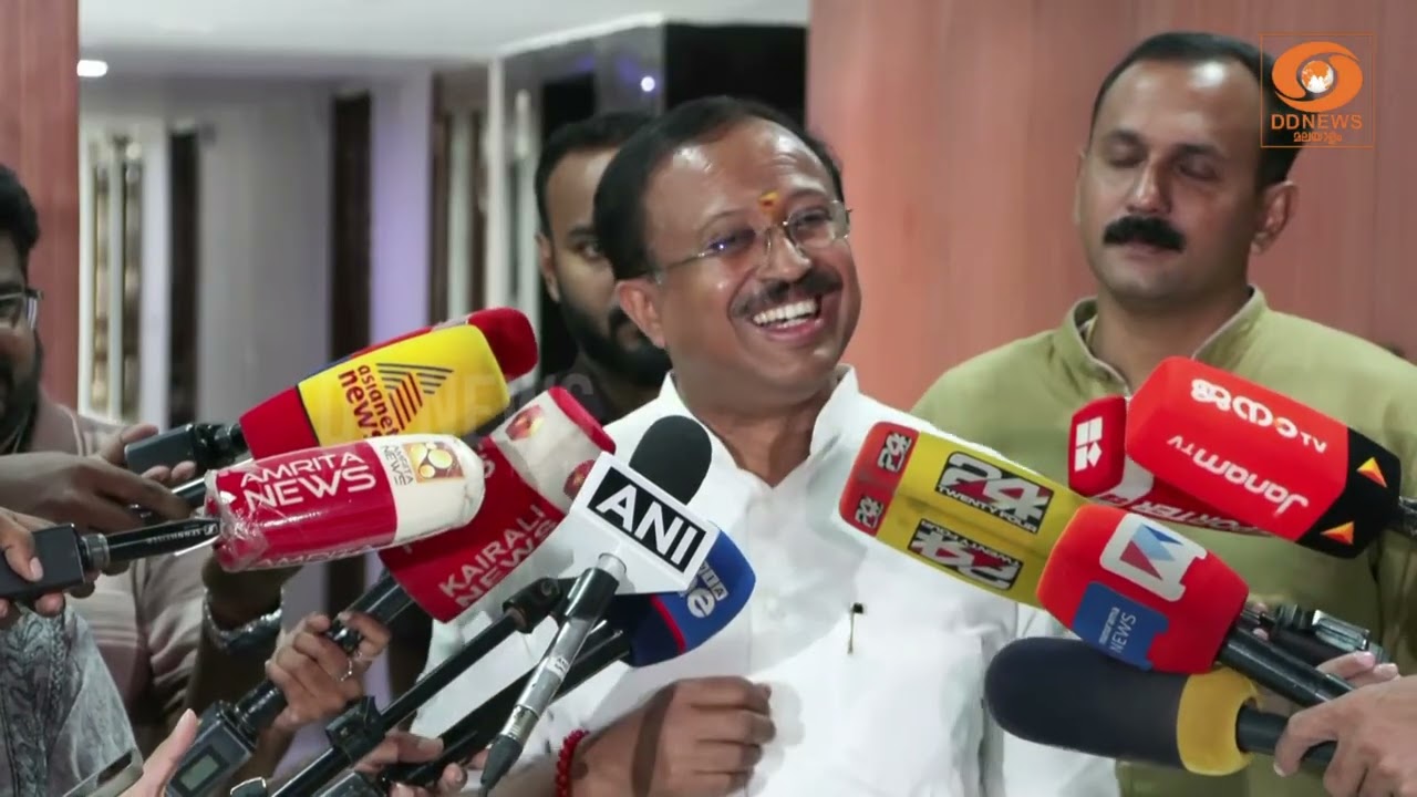 PSC പിരിച്ചുവിടണം; സർക്കാരിനെതിരെ വി. മുരളീധരൻ