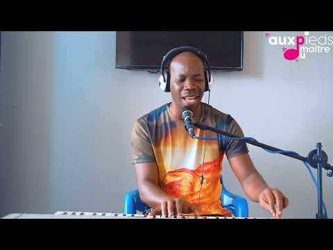 Marius Psalmiste - Live (Jesus U love me too much - U are Yaweh- Tu frayes un chemin