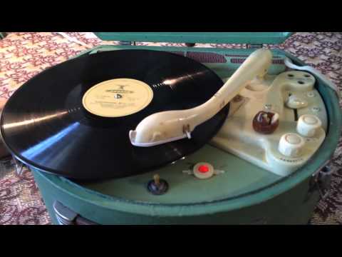 Egorov Evgeny Mikhailovich is singing "Komsomol members of the twentieth year".