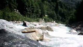 preview picture of video 'Highlights Sesia kayak  2010 - italy'