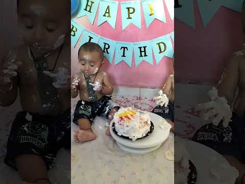 Happy 1st Birthday Keyan & Kevin🎂🎂 #Cake Smashing #cutebaby #twins #viral #youtubeshort