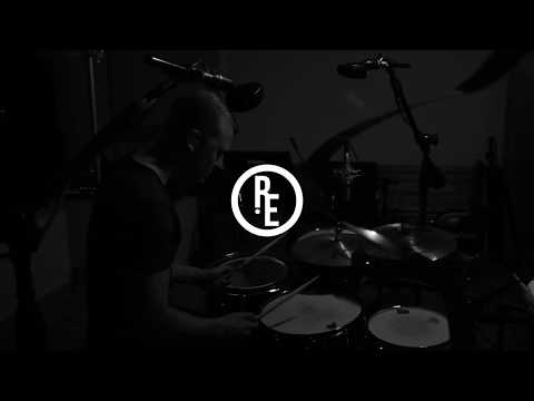 Bonobo - Eyesdown (Machinedrum Remix) with live drums.