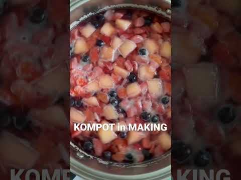 Make Kompot [Polish Natural Fruit Juice]