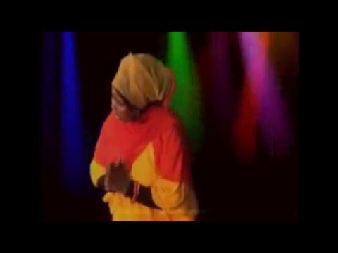 HIBO NUURA-  Katashada Cadaawahoo   Isku Tiirsanaada .