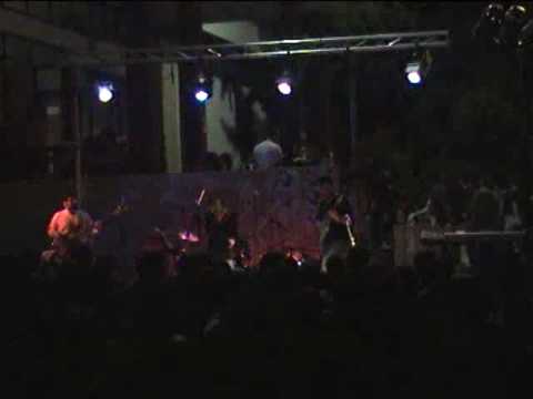 The Newzzz - Groove Is In The Heart (Deee-Lite cover)